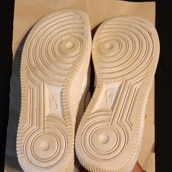 Youth Nike Air Force 1 in white - Picture 8 of 8